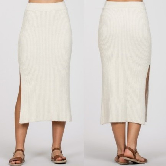 En Creme Dresses & Skirts - En Creme Cable Knit Sweater Skirt